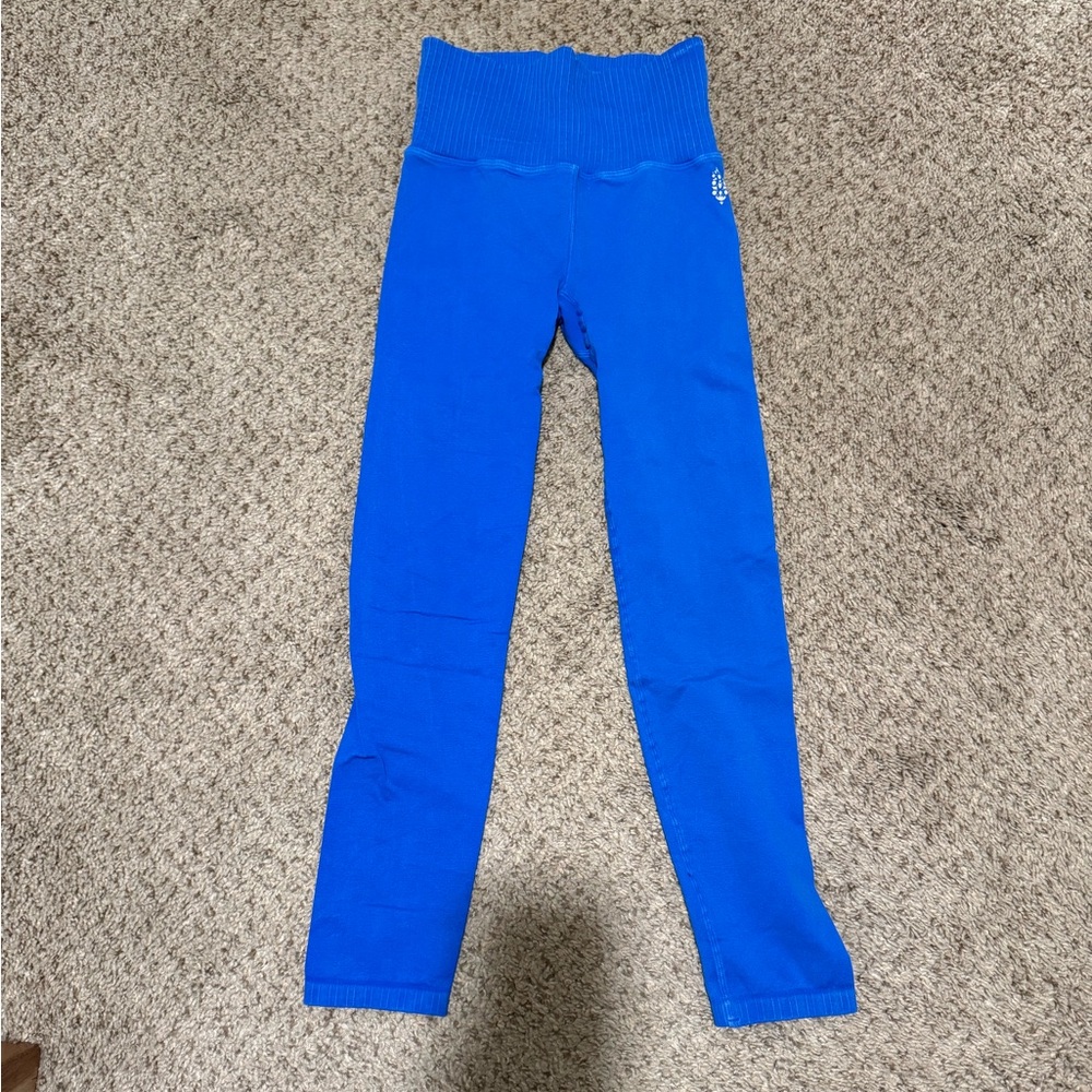 High-Rise 7/8 Length Good Karma Leggings  color: Cote Azur size: XS/S
